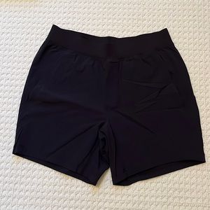 Men’s Lululemon Black Shorts 5”